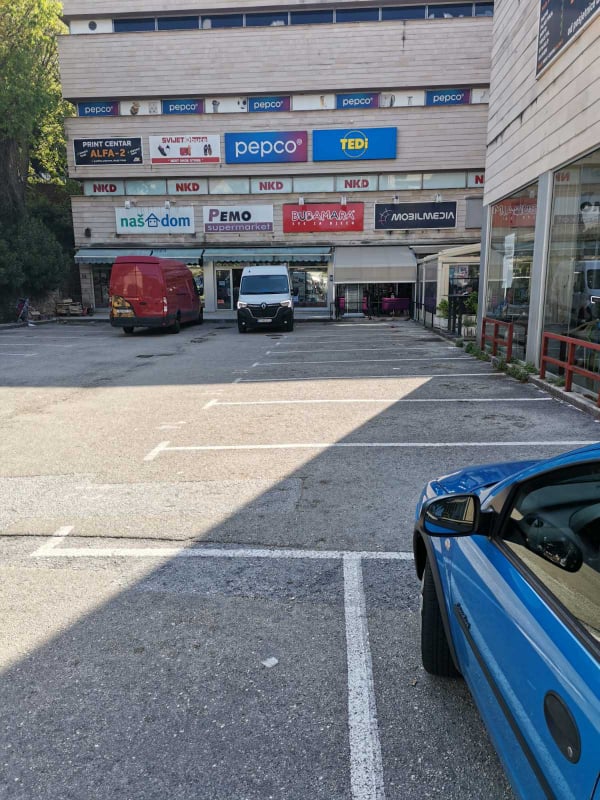 PRAZAN PARKING: Da, skupo nam je! – poručili su građani