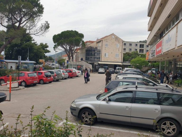 Pitali smo Sanitat zašto su povećali cijene parkinga ispred RK Srđ: “sve shodno profitabilnosti”