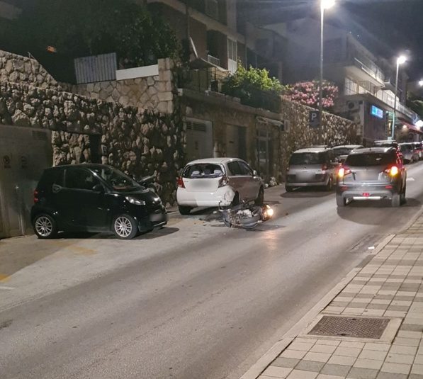 Prometna nesreća u Ulici Petra Krešimira IV, ozlijeđen motociklist