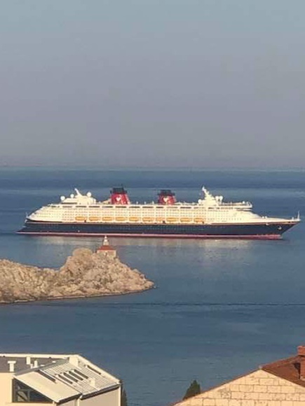 “Disney Magic” u Gružu, kapetan doma na objedu