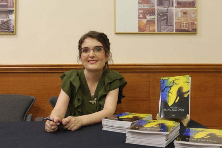 Martina Žerovnik svoju je tešku, ali i inspirativnu životnu priču pretočila u knjigu “Rupa bez Dna”