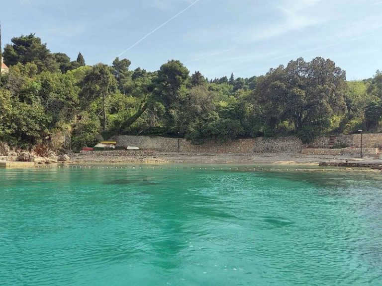 Pokret otoka: Reakcija ministarstva produbljuje sumnju u ostvarivanje “crnog scenarija” ograđivanja i naplate plaža
