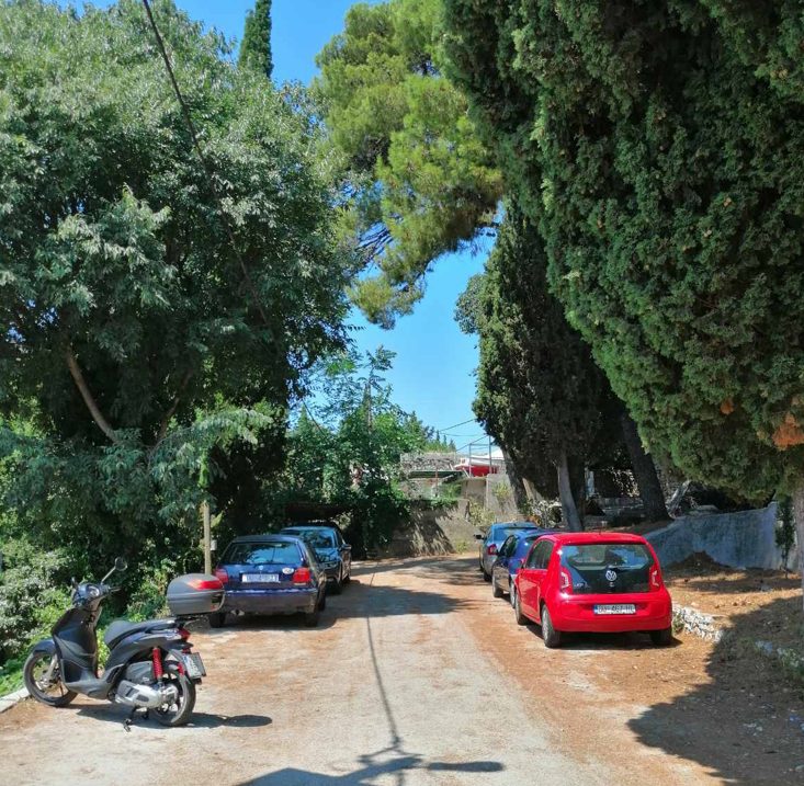 ULICA OD GALE U ponedjeljak će se uklanjati srušeno stablo, pomaknite automobile