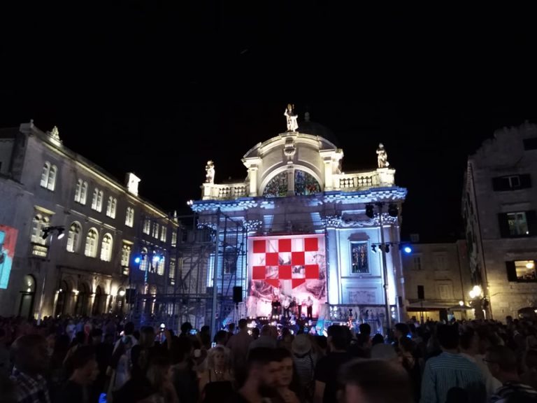 FOTO: Proslava Dana Pobjede u Gradu uz DSO, Klapu Ragusa i Dubravku Šeparović