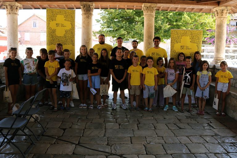 Du STEM – informatičke radionice stigle i do Blata na Korčuli