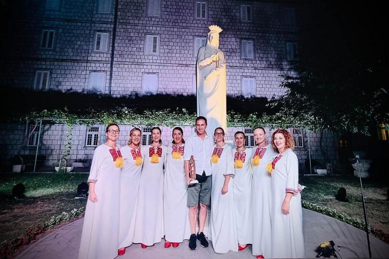 Ženska klapa FA Linđo osvojila treću nagradu žirija u Sinju