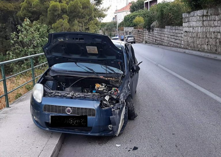 Jedna osoba ozlijeđena u prometnoj nesreći u Hebrangovoj