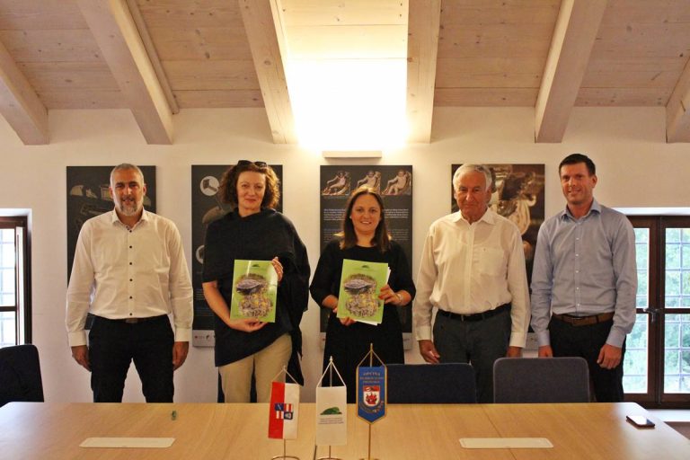 Potpisani 700 tisuća kuna vrijedni ugovori za dva Centra za zaštitu prirodne baštine