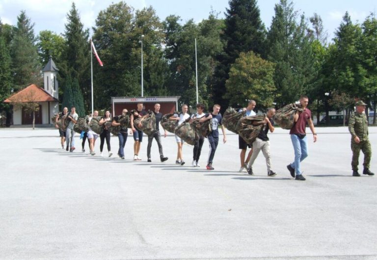 Judašice Petrunjela Pavić i Iva Oberan krenule na dobrovoljnu vojnu obuku