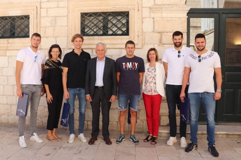 Župan primio zlatne dubrovačke vaterpoliste: Naučili ste nas na sjajne rezultate, ali ovo je bilo posebno
