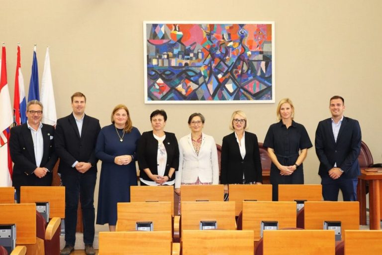 OSNAŽIVANJE KULTURNE SURADNJE Delegacija Grada Veszpréma na prijemu u Gradu