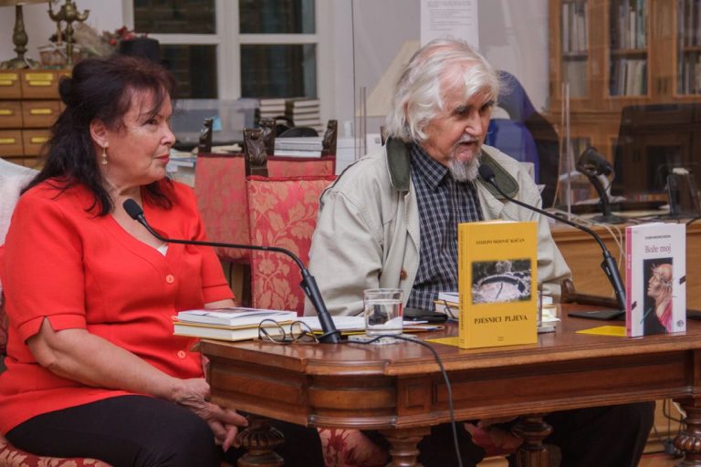 Stijepo Mijović Kočan predstavio nove knjige „Bože moj“ i „Pjesnici pljeva“