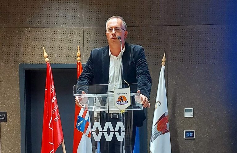 Matušić: krenuli smo sa sanacijom puknute cijevi jutros u 2 sata, zbog prijašnje investicije većina grada nije ostala bez vode