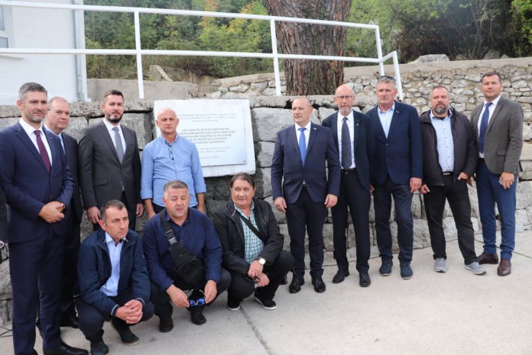 Načelnik Lasić na otkrivanju spomen-ploče u Morinju: Samo kajanje rađa oprost, a samo oprost rađa suživot!