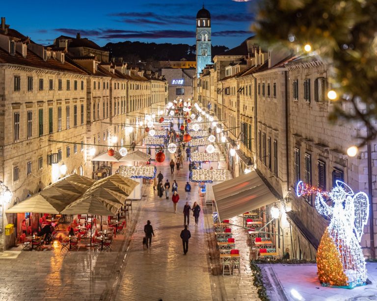 KREĆE NADMETANJE ZA 23 ADVENTSKE KUĆICE Na Stradunu zakup 3 tisuće eura