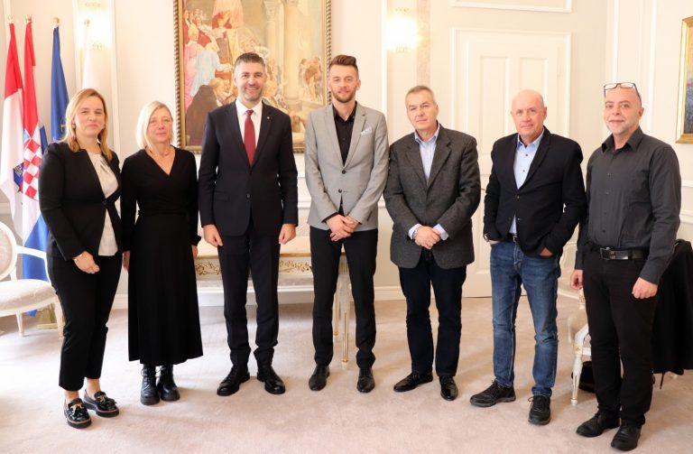 USUSRET DONOŠENJU NOVOG PPU-a i GUP-a Gradonačelnik Franković imenovao članove Savjeta za urbanizam