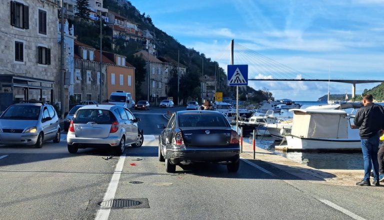 SUDAR U SUSTJEPANU Propustio pješaka pa ga udario Mercedes