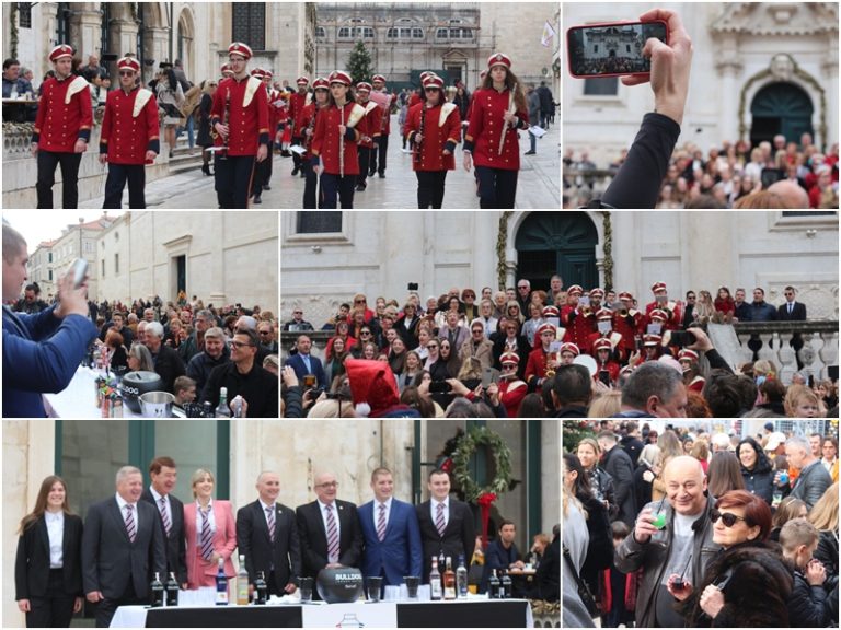 FOTO: Uz kolendu i koktele ispraćena Stara godina