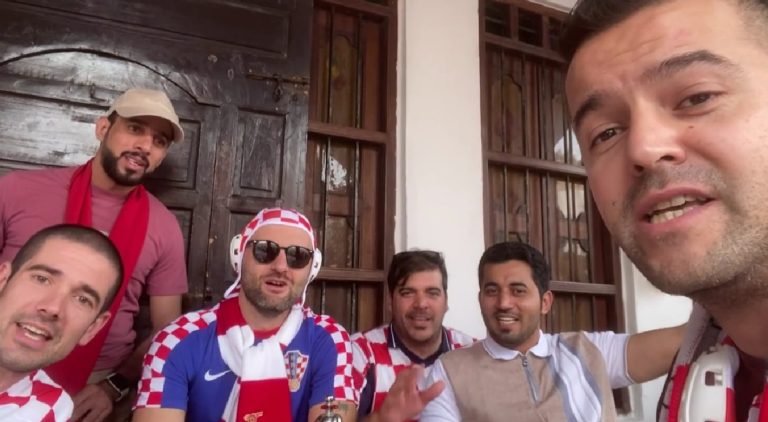Dubrovački navijači iz Dohe šalju pozdrave Argentincima i pjevaju “Messi Ciao”