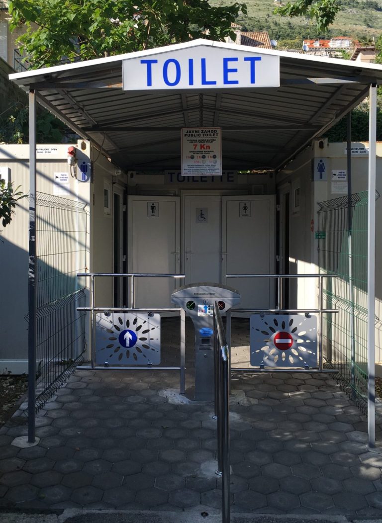 Sutra se uklanja montažni WC na Pilama, ne parkirajte motore