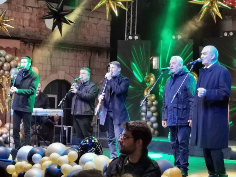 Prvu večer nove godine Dubrovčani su dočekali uz klapsku pjesmu
