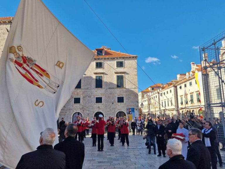 Za Festu besplatan prijevoz Libertasovim autobusima, preporuka poslodavcima da djelatnicima omoguće proslavu Feste