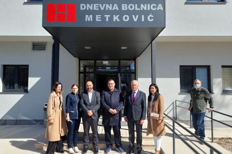 ŽUPAN U OBILASKU U Dnevnoj bolnici Metković do danas pregledano 1150 pacijenata