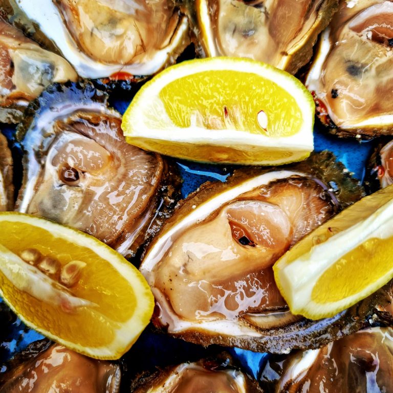 Nemojte propustiti savršene stonske kamenice u Edulis oyster baru u Gradu! A onda ih zalijte dobrom kapljicom, sve po povoljnim cijenama!