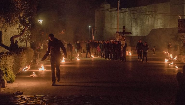 Posebnost stonske procesije Velikog petka u objektivu Sandre Vuletić