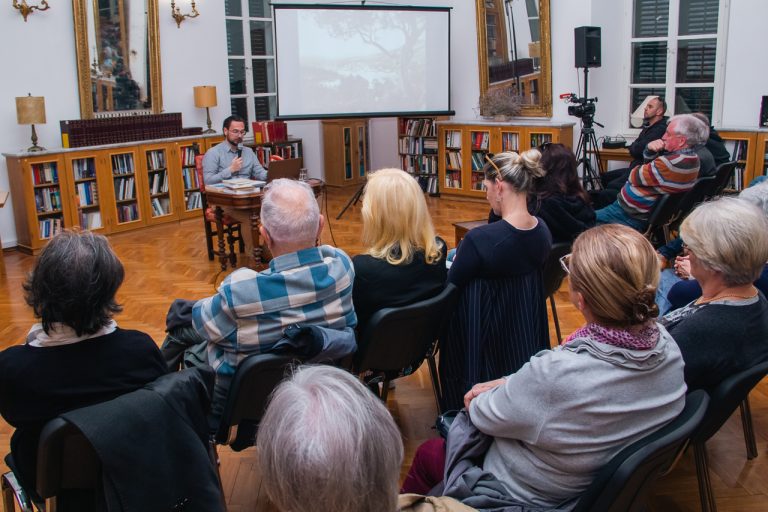 Za predavanja Ivana Viđena traži se stolica više: povijest Gruža