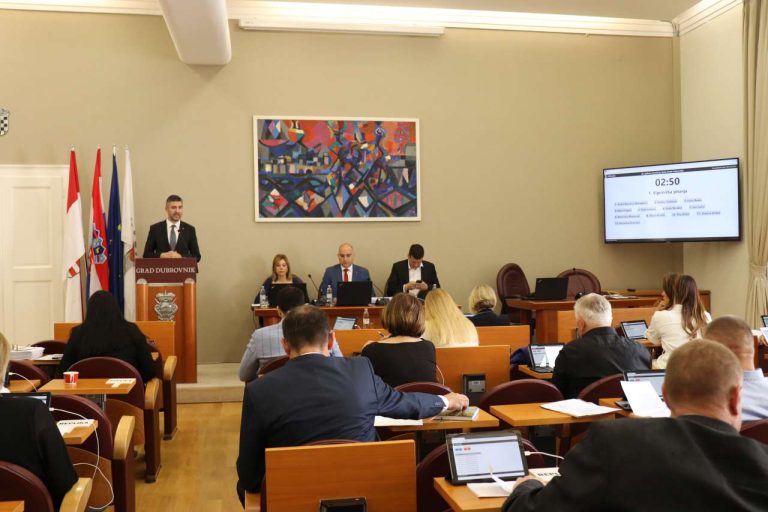 U tri dana dvije sjednice Gradskog vijeća