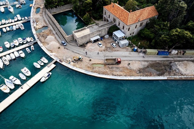 Došlo do zamućenja, voda na Lapadskoj obali ne preporučuje se za piće