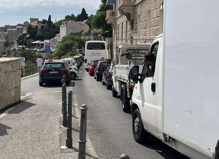 ANKETA o stavovima lokalnog stanovništva o utjecaju turizma na svakodnevni život