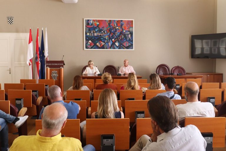 ODRŽAN SASTANAK Vodiči podržavaju odluku o obveznom korištenju audio uređaja za veće grupe