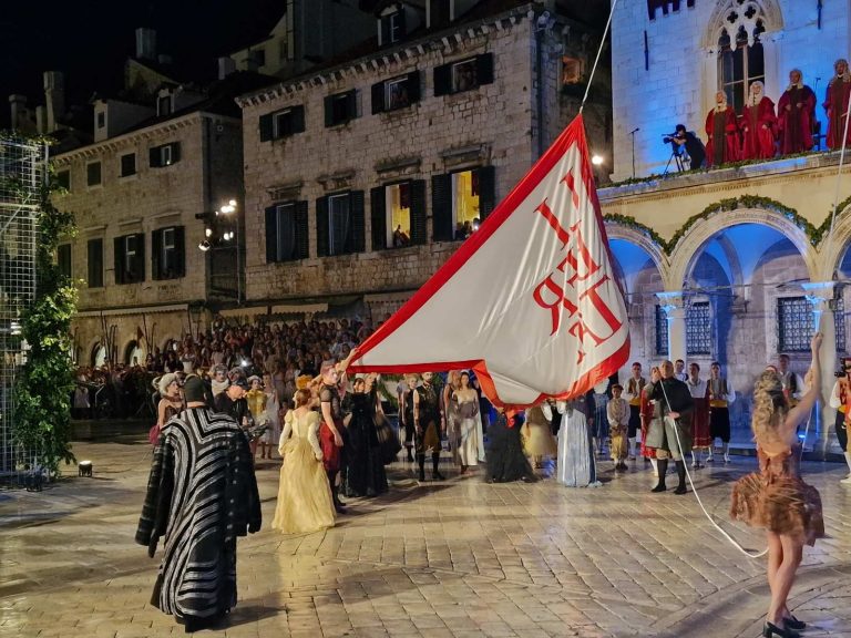 U SPONZI Dubrovačke ljetne igre u oku dubrovačkih likovnih umjetnika