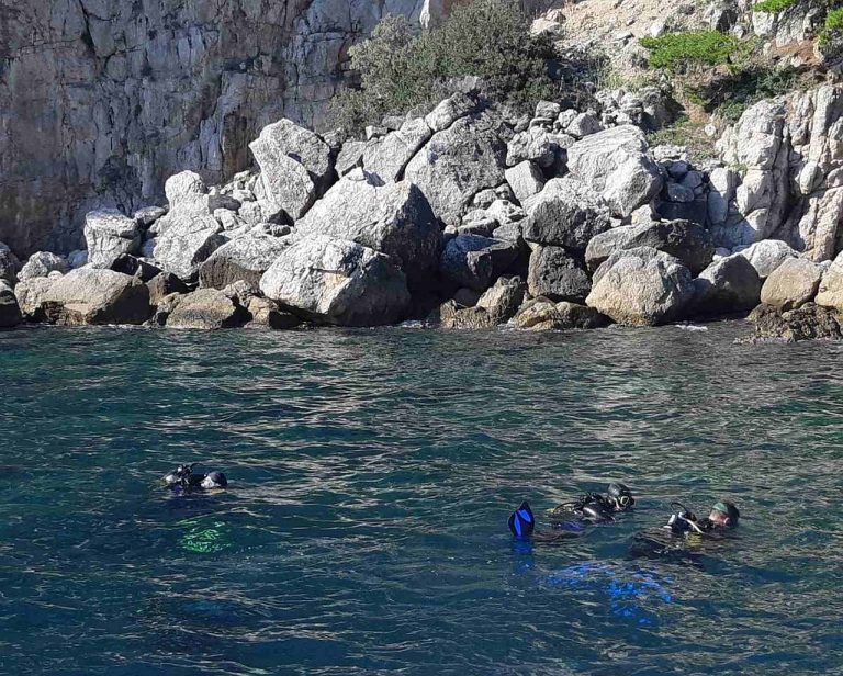 Još jedna nesreća pokraj Kalamote, prevrnula se jedrilica, spašen brodolomac