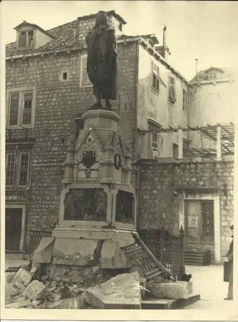 Na današnji dan 1944. u Dubrovniku je poginulo troje ljudi, a oštećen je i Gundulićev spomenik