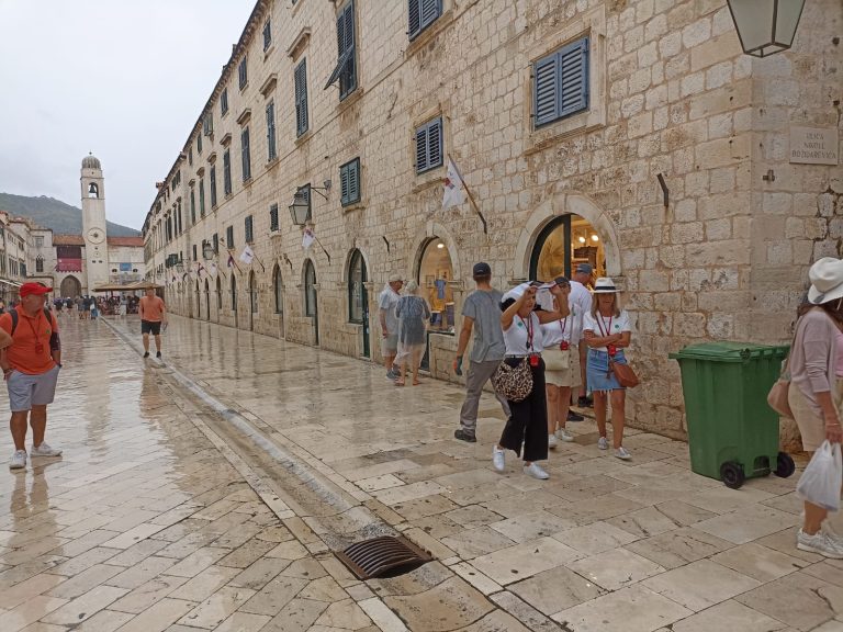 Poduzetnik iz Dubrovnika izračunao koliko se gubi u danima kada je zabranjeno raditi: a plaćamo isti cjelogodišnji najam kao oni koji smiju raditi stalno