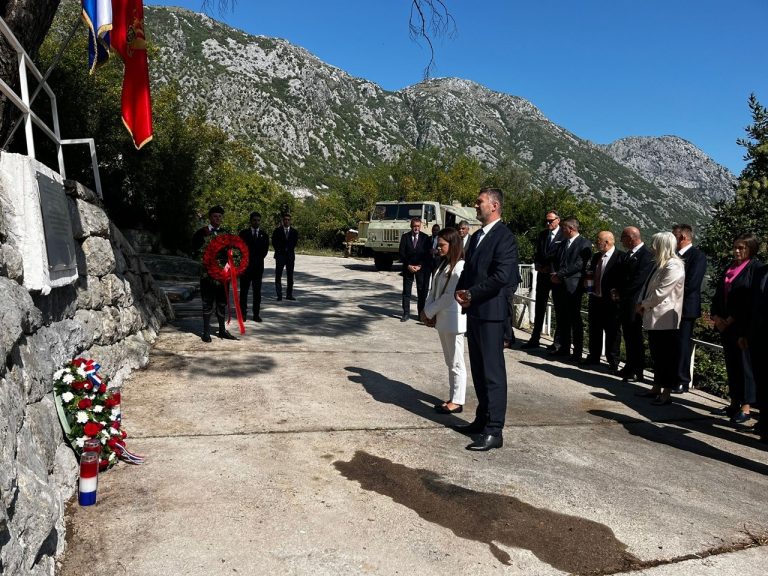 Gradonačelnik Franković uz hrvatsku delegaciju predvođenu ministrom Grlićem Radmanom odao počast žrtvama logora Morinj