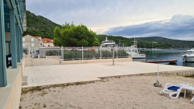 Hotel Admiral u Slanom mora odmah srušiti ograde