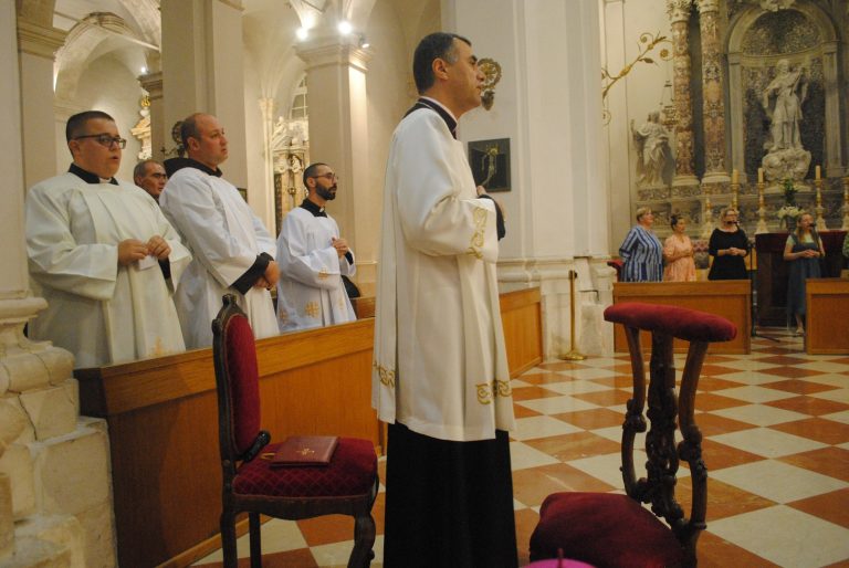 KATEDRALA: Nakon sinoćnjeg euharistijskog klanjanja, danas đakonsko ređenje Ivana Galjufa iz Župe sv. Ilara u Mlinima