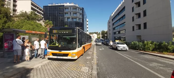 Besplatan javni prijevoz za Festu, ali samo na prednji ulaz autobusa