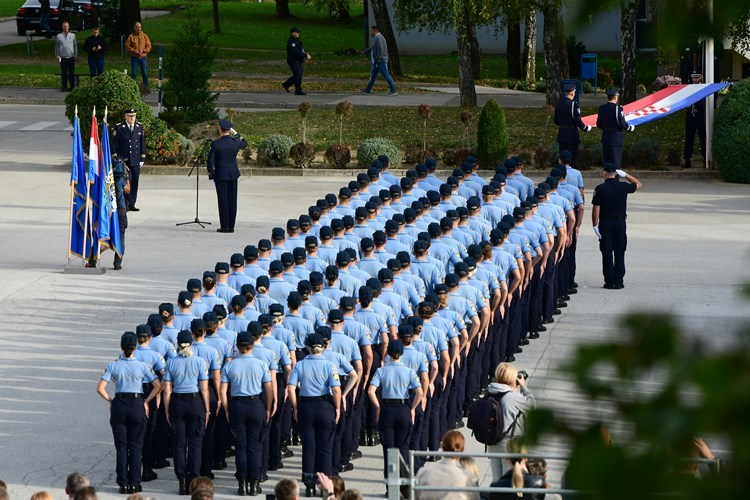 PU dubrovačko-neretvanska bogatija za 38 mladih policijskih službenika/ca