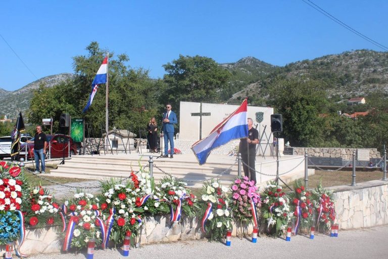 Svečano obilježena 20. obljetnica otkrivanja spomenika hrvatskim braniteljima poginulim na Osojniku
