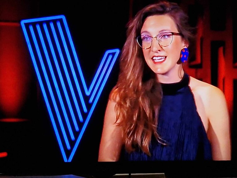 Sjajna Romana Kalauz u the Voiceu