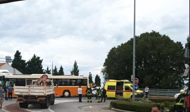 Sudar autobusa Libertas i osobnog vozila