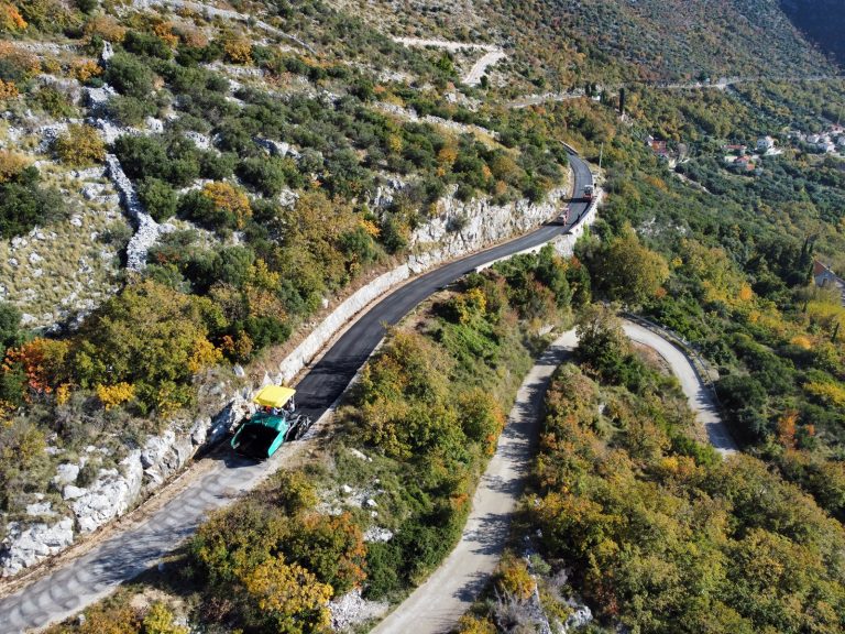 Obnavlja se dionica ceste od Dubravice do Trstenog