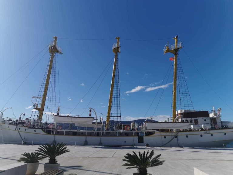 U Sponzi pogledajte izložbu “Hrvatski školski brod Jadran” koji je od 1990. u Crnoj Gori