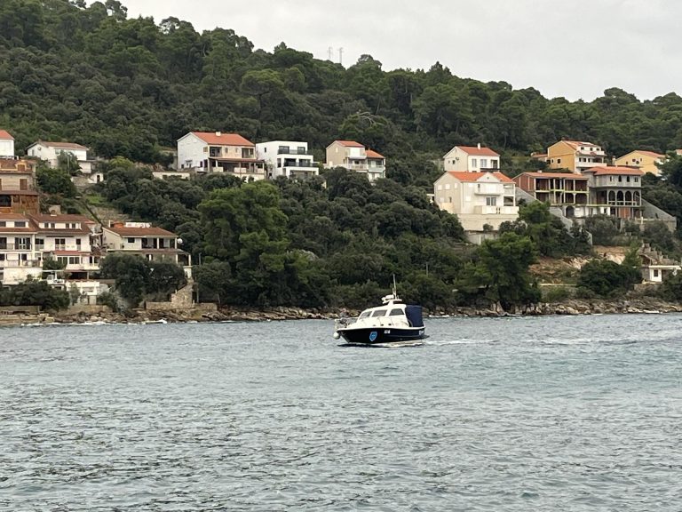 Lastovci se zahvalili ljudima koji su ih prevezli na otok, kad je JADrolinija zakazala