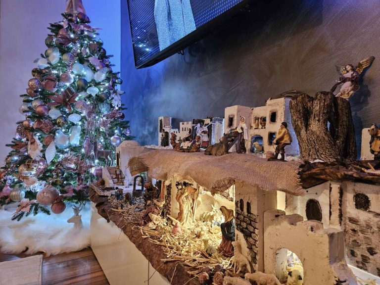 BOŽIĆNA PRIČA IZ VAŠEG DOMA Sestra poslala fotografije blagdanskog ugođaja u cavtatskom domu Katarine Braičević: njoj bez jaslica nema Božića